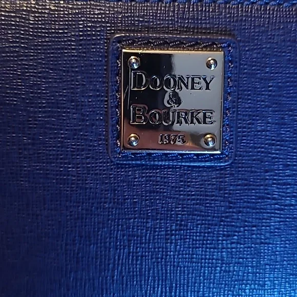 Dooney & Bourke Navy Blue Large Wristlet-Pre-loved. - Picture 3 of 12